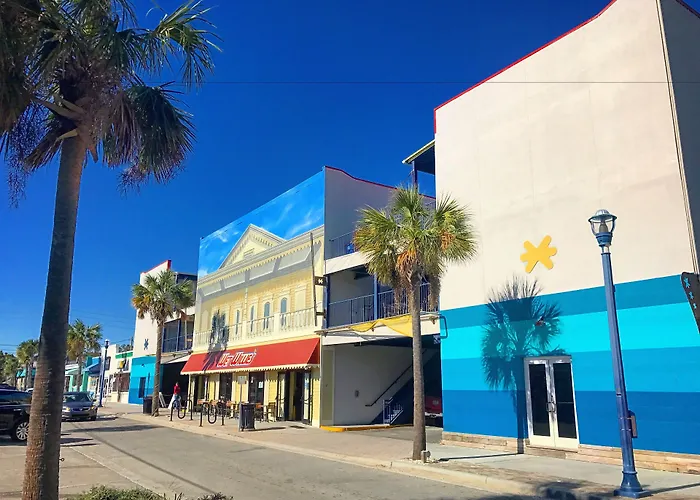 Sea And Breeze Hotel And Condo