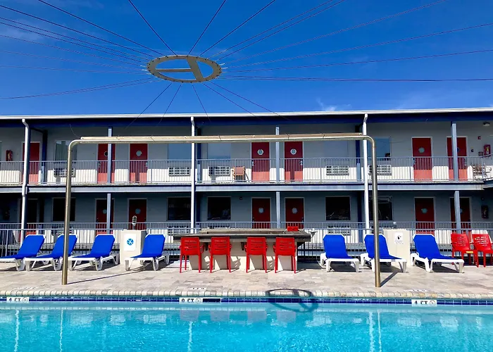 Sea And Breeze Hotel And Condo